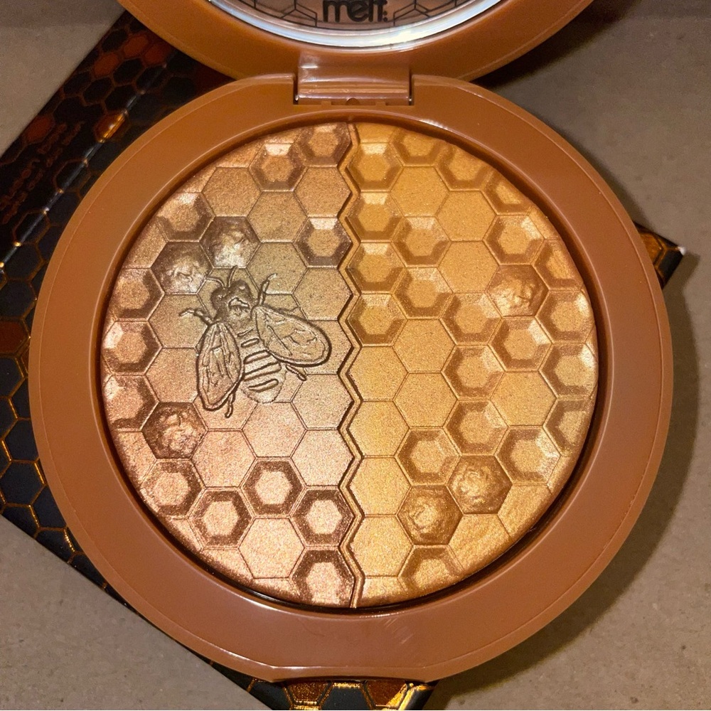 Melt Cosmetics Queen Bee Digital Dust Duo Highlighter Blush NEW Rare!